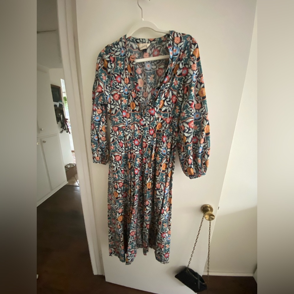 Universal threads size small